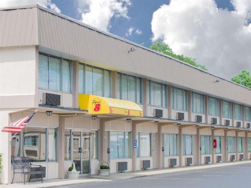 Super 8 By Wyndham Hotel