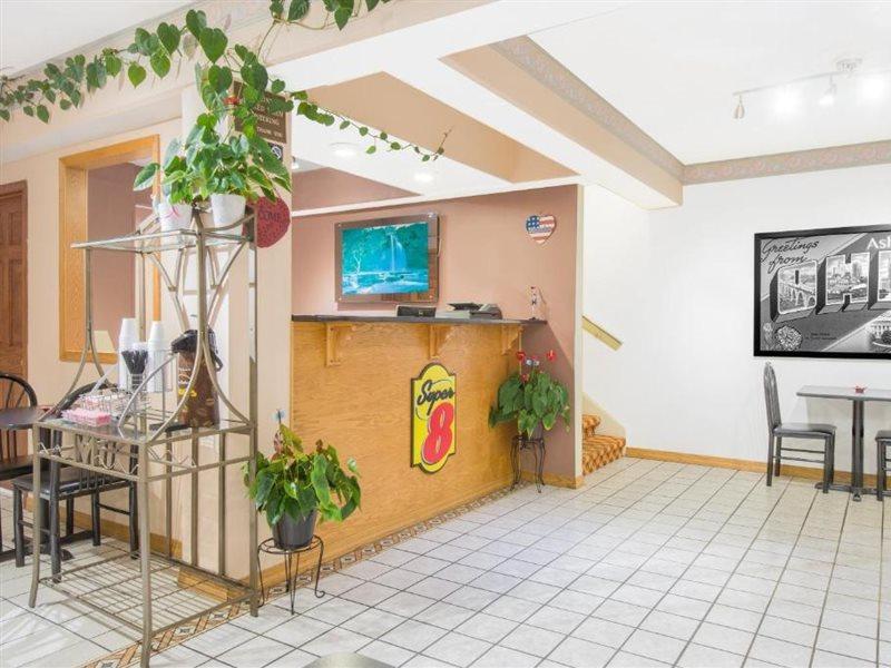 Super 8 By Wyndham Hotel 2*